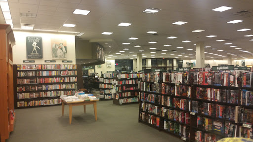 Book Store «Barnes & Noble Booksellers South Corona», reviews and photos, 2470 Tuscany St #101, Corona, CA 92881, USA