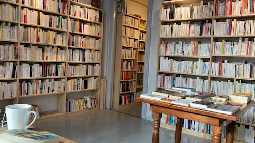 Librairie de livres d'occasion Les mots bleus Lodève