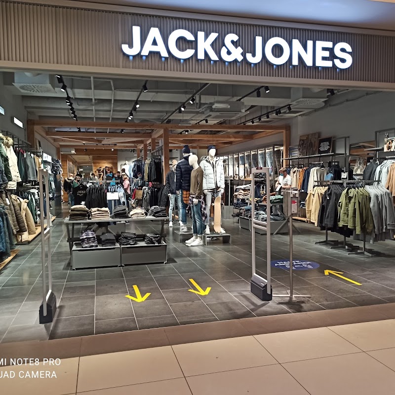 JACK & JONES