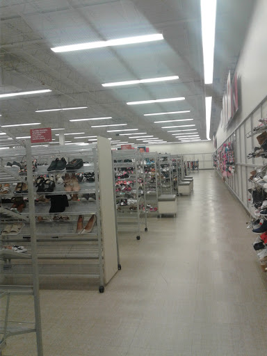 Clothing Store «Burlington Coat Factory», reviews and photos, 16590 N Fwy Service Rd, Conroe, TX 77384, USA