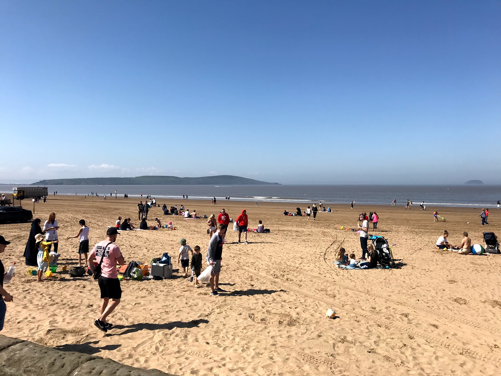 Photo de Weston Super Mare Beach avec rivage droit, long