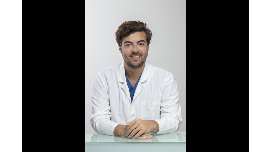 Dr Matthieu Moulinier - Implants dentaires, Dents de sagesse, Chirurgie buccale à Montmorency