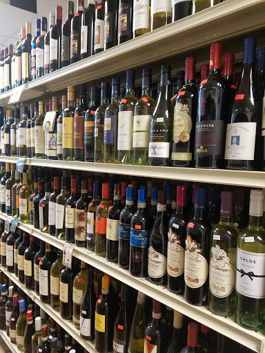 Liquor Store «Norman’s Liquors and Fine Wines», reviews and photos, 5235 Gulf Blvd, St Pete Beach, FL 33706, USA