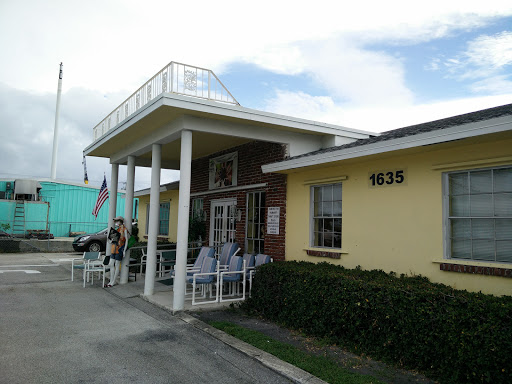 Thrift Store «Habitat For Humanity Thrift Store», reviews and photos, 1635 N Old Dixie Hwy, Jupiter, FL 33469, USA