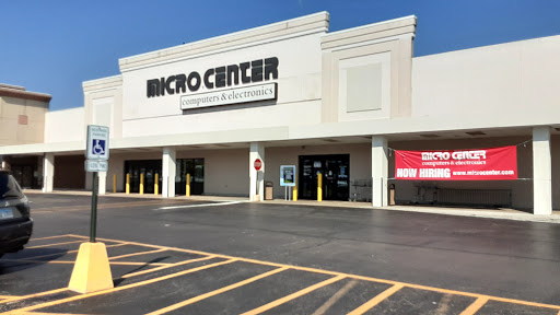 Computer Store «Micro Center», reviews and photos, 80 E Ogden Ave, Westmont, IL 60559, USA