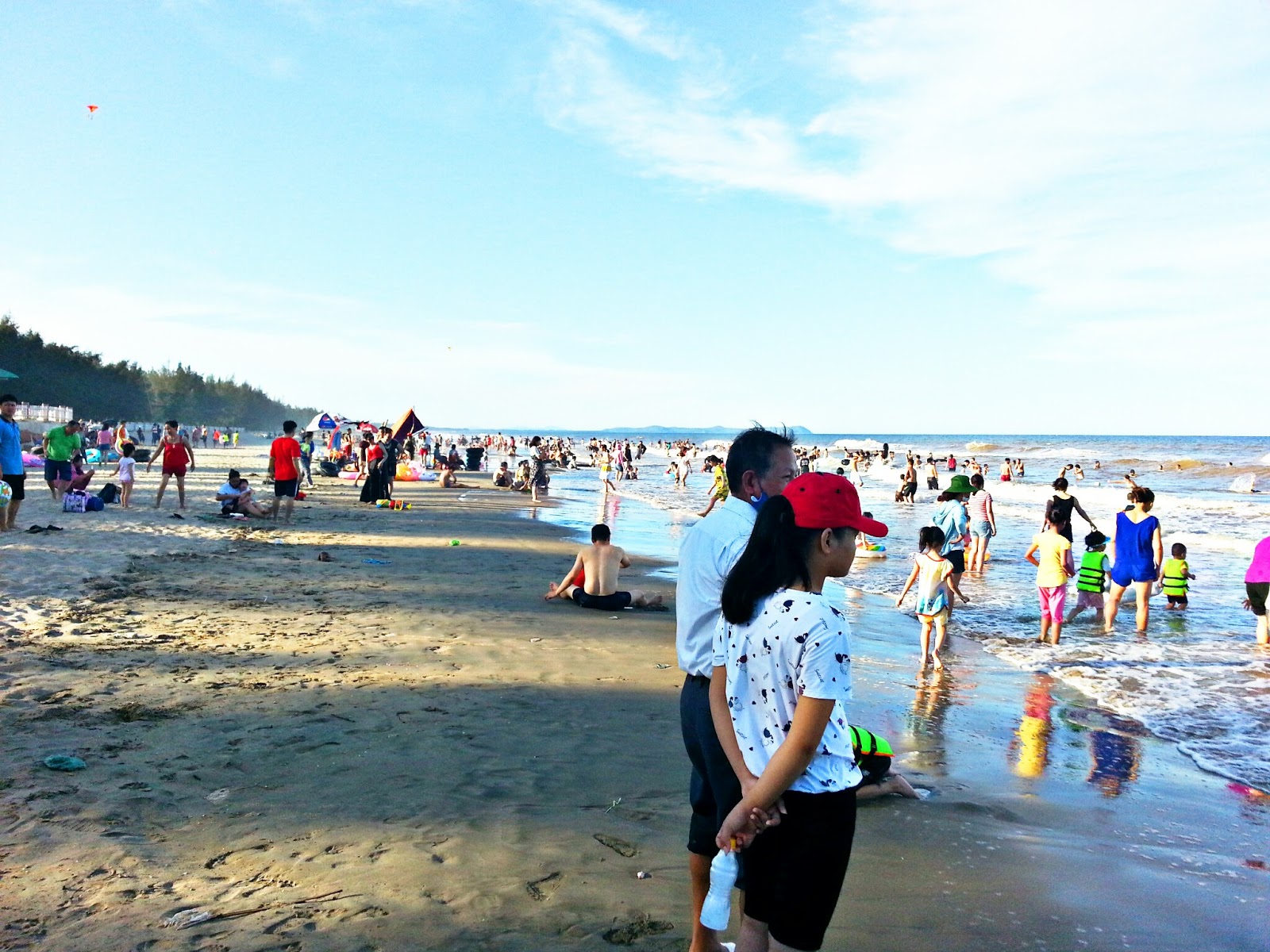 Foto di Quang Loi beach con dritto e lungo