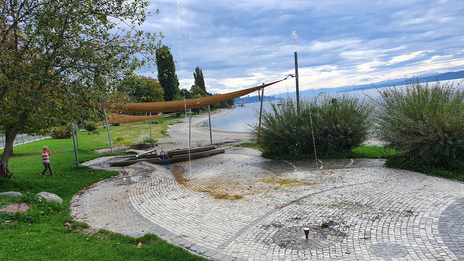 Fotografija Naturbadestrand Sipplingen priljubljeno mesto med poznavalci sprostitve