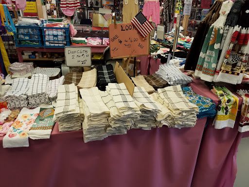 Flea Market «Pocono Bazaar Flea Market», reviews and photos, 1 Municipal Dr, East Stroudsburg, PA 18302, USA