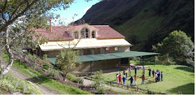 Escuela AMAUTA, Campus