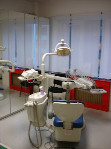 Beoordelingen van Dental Treatment Center in Brussel - Tandarts