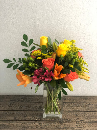 Florist «Open Air Designs - Florist | Wedding Planning | Gifts», reviews and photos, 607 N Myrtle Ave, Clearwater, FL 33755, USA