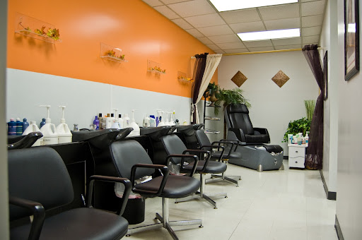Hair Salon «Prestige Salon & Spa», reviews and photos, 1530 E Kemper Rd, Cincinnati, OH 45246, USA
