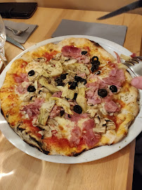 Pizza du Pizzeria Amore e Fantasia à Levallois-Perret - n°20