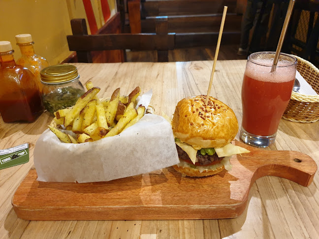 Opiniones de Toro Brunch and Burguer en Cusco - Hamburguesería