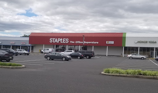 Office Supply Store «Staples», reviews and photos, 17 Reaville Ave, Flemington, NJ 08822, USA