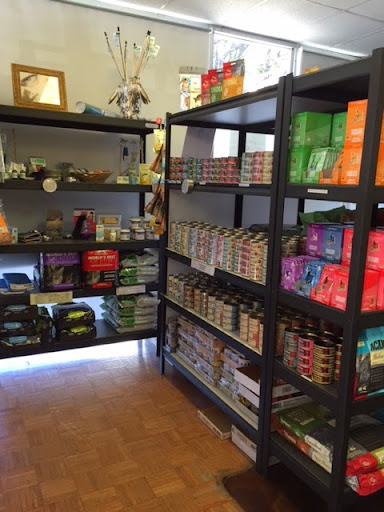 Pet Supply Store «HOWLISTIC», reviews and photos, 930 W Washington St #7, San Diego, CA 92103, USA