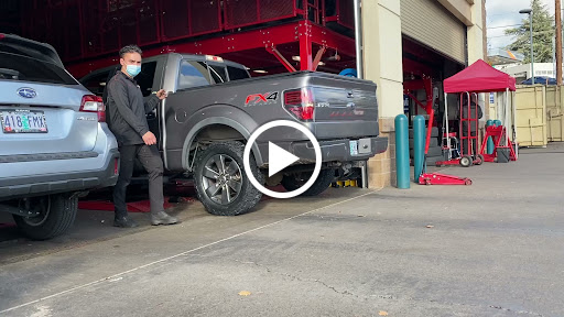 Tire Shop «Discount Tire Store - Tigard, OR», reviews and photos, 11462 SW Pacific Hwy, Tigard, OR 97223, USA