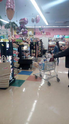 Supermarket «Vallarta Supermarkets», reviews and photos, 600 Bear Mountain Blvd, Arvin, CA 93203, USA