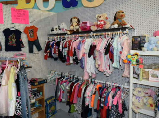 Flea Market «White Elephant Vendors Market», reviews and photos, 8523 Terry Rd, Louisville, KY 40258, USA