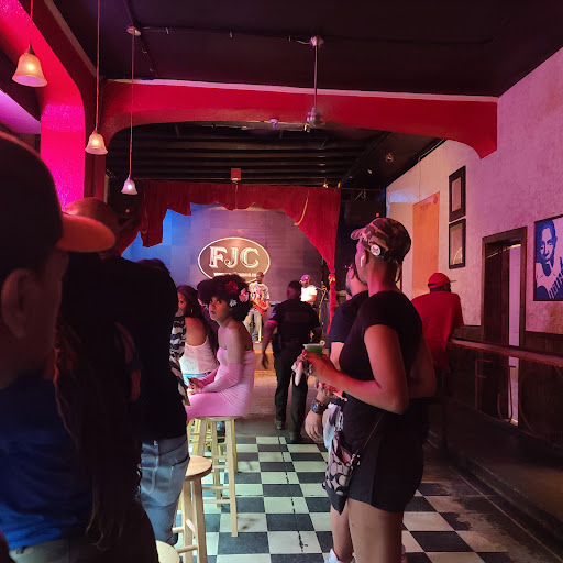 Bar & Grill «F. Jones Corner», reviews and photos, 303 N Farish St, Jackson, MS 39202, USA