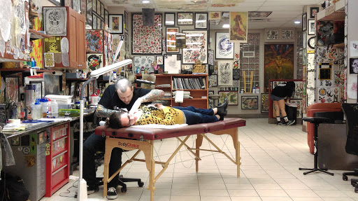 Tattoo Shop «Deluxe Tattoo», reviews and photos, 1459 W Irving Park Rd, Chicago, IL 60613, USA