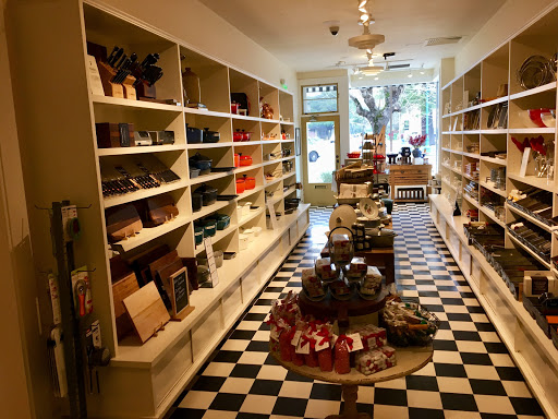 Kitchen Supply Store «Williams-Sonoma», reviews and photos, 605 Broadway, Sonoma, CA 95476, USA