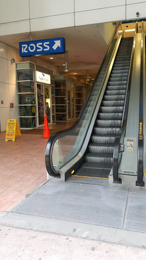 Clothing Store «Ross Dress for Less», reviews and photos, 100 S Biscayne Blvd, Miami, FL 33131, USA