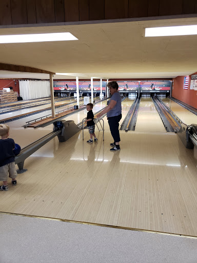 Bowling Alley «Mascoutah Community Lanes», reviews and photos, 106 E George St, Mascoutah, IL 62258, USA