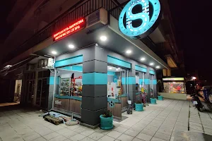 Street Cafe & Market image