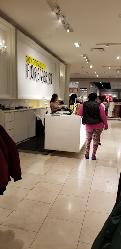 Clothing Store «Forever 21», reviews and photos, 651 Kapkowski Rd, Elizabeth, NJ 07201, USA