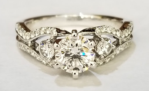 Jewelry Store «Kay Jewelers», reviews and photos, 1000 Rivergate Pkwy #1170, Goodlettsville, TN 37072, USA