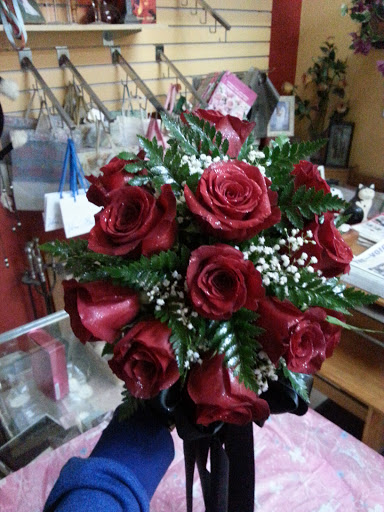 Florist «The Flower Pot & Basket Shop», reviews and photos, 5631 W Madison St, Chicago, IL 60644, USA