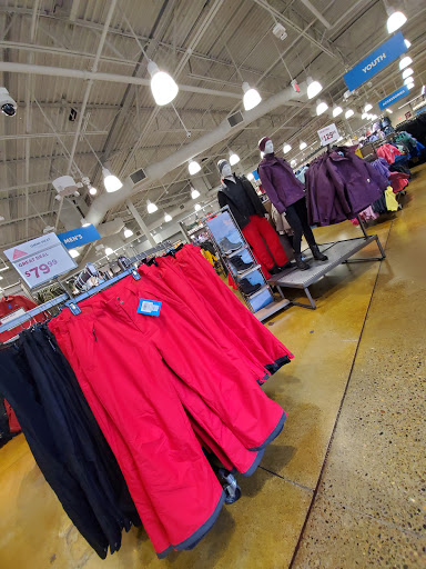 Sportswear Store «Columbia Sportswear Outlet Store at Woodbury Common Outlet», reviews and photos, 173 Marigold Ct, Central Valley, NY 10917, USA