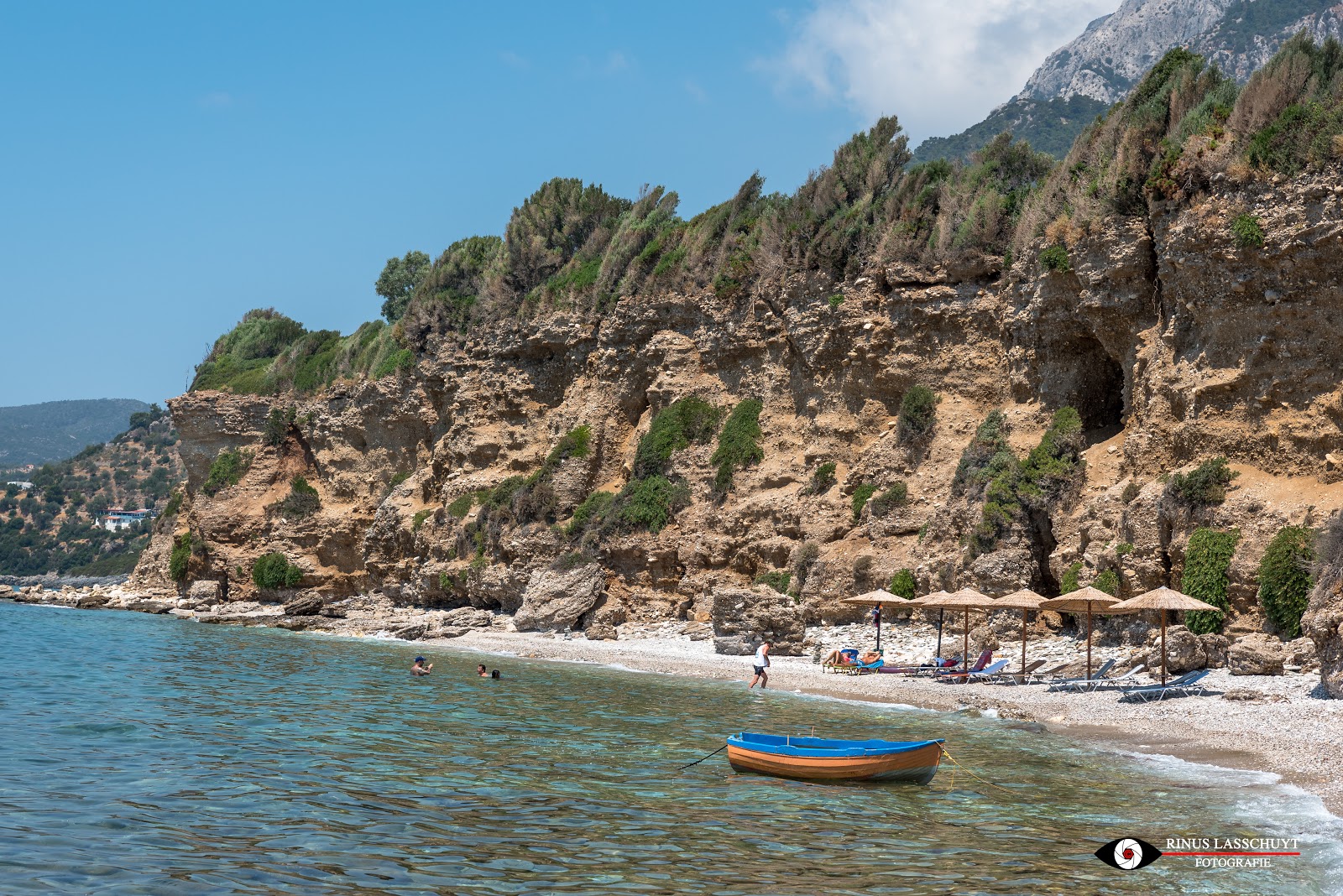 Photo of Fournaki beach with small bay