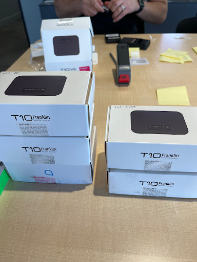 Cell Phone Store «T-Mobile», reviews and photos, 17401 Southcenter Pkwy Suite 121, Tukwila, WA 98188, USA