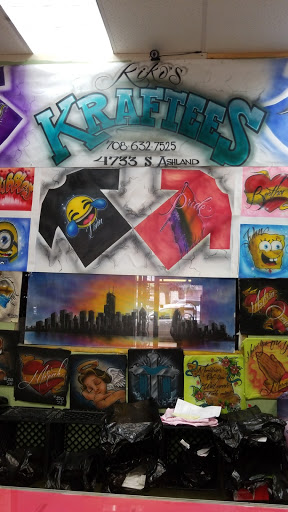 Airbrushing Service «Midwest Ink Airbrushing & Custom T-shirt Screen Print Shop», reviews and photos, 4733 S Ashland Ave, Chicago, IL 60609, USA