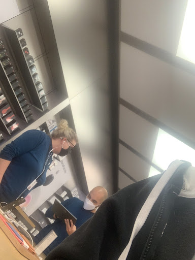 Computer Store «Apple King Street», reviews and photos, 301 King St, Charleston, SC 29401, USA