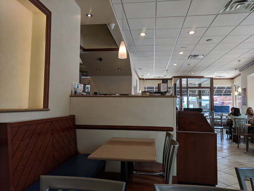 Sandwich Shop «The Picnic Basket», reviews and photos, 501 N Milwaukee Ave, Libertyville, IL 60048, USA