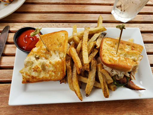 Restaurant «Ellacoya Barn & Grille», reviews and photos, 2667 Lake Shore Rd, Gilford, NH 03249, USA