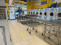 K and D Fresh and Clean laundromat - Photo 2 - Car repair in Bronx, NY, Bronx