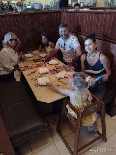 Shopping Mall «Jordan Creek Town Center», reviews and photos, 101 Jordan Creek Pkwy, West Des Moines, IA 50266, USA