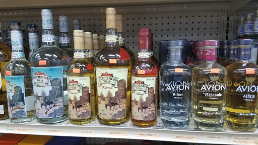 Liquor Store «Foremost Liquor Stores», reviews and photos, 178 S Broadway, Aurora, IL 60505, USA
