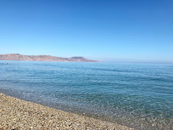 Episkopi Plajı II'in fotoğrafı uçurumlarla desteklenmiş