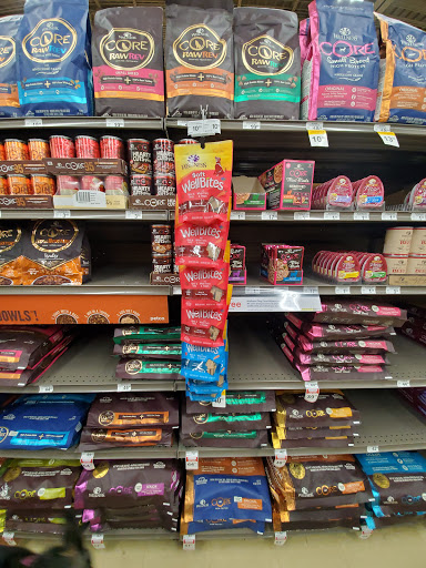 Pet Supply Store «Petco Animal Supplies», reviews and photos, 3401 Pineville-Matthews Rd, Charlotte, NC 28226, USA