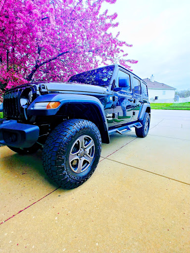 Car Wash «Auto Bahn Car Wash», reviews and photos, 3160 Elm Point Industrial Dr, St Charles, MO 63301, USA