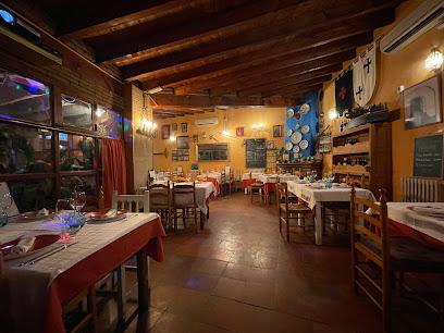 Restaurante Cueva de la Luna - C. de la Luna, 10, 28359 Titulcia, Madrid, Spain