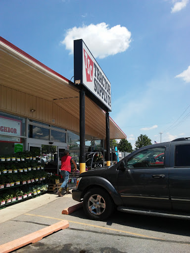 Home Improvement Store «Tractor Supply Co.», reviews and photos, 620 W Broad St, Smithville, TN 37166, USA