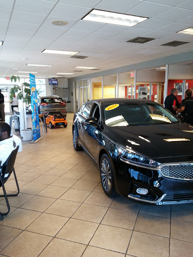 Car Dealer «Friendly Kia», reviews and photos, 5819 US-19, New Port Richey, FL 34652, USA