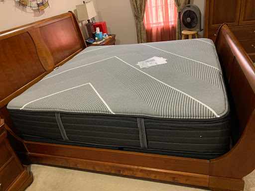 Furniture Store «Raymour & Flanigan Furniture and Mattress Store», reviews and photos, 756 Vassar Rd, Poughkeepsie, NY 12603, USA