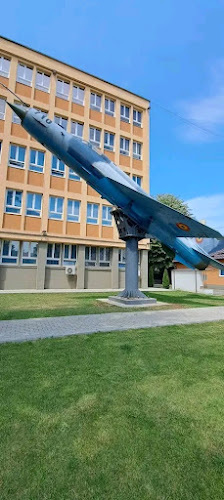Comentarii opinii despre Colegiul Național Militar "Mihai Viteazul"